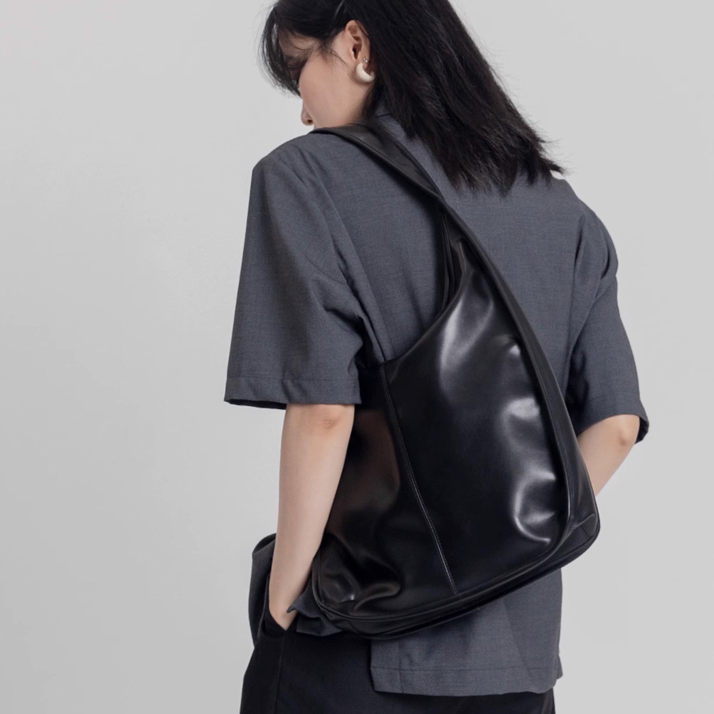 Black Swan Minimalist Wide Shoulder Strap Tote Bag