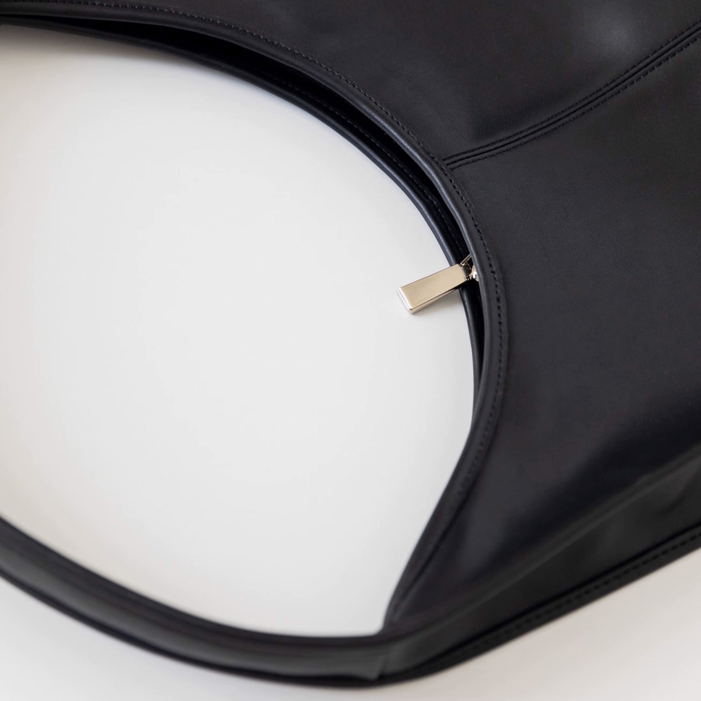 Black Swan Minimalist Wide Shoulder Strap Tote Bag