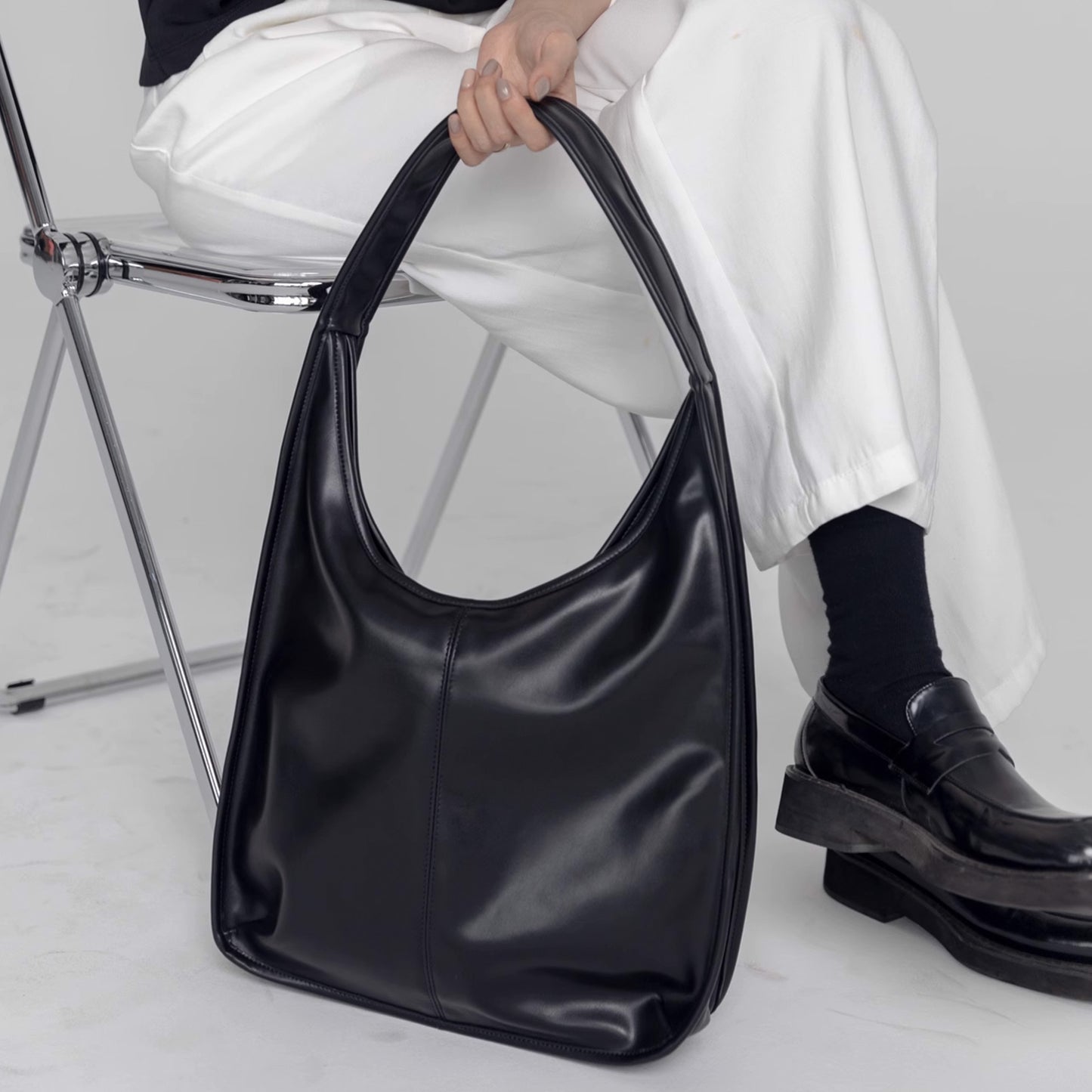 Black Swan Minimalist Wide Shoulder Strap Tote Bag