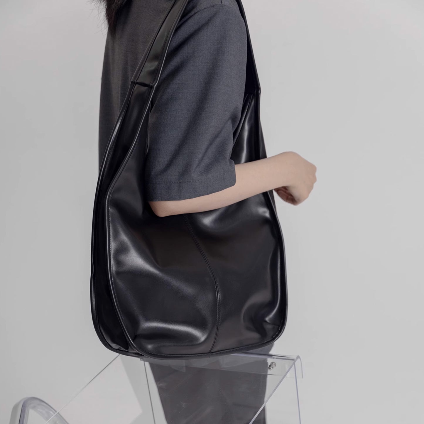 Black Swan Minimalist Wide Shoulder Strap Tote Bag